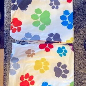 Fabulegs King Size Pillow Cases - Set of 2 - NEW- Paw Print 🐾 🐾
